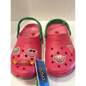 Crocs Classic Clogs Coral Pink Junior 6 Womens 7 with Assorted Jibbitz Charms